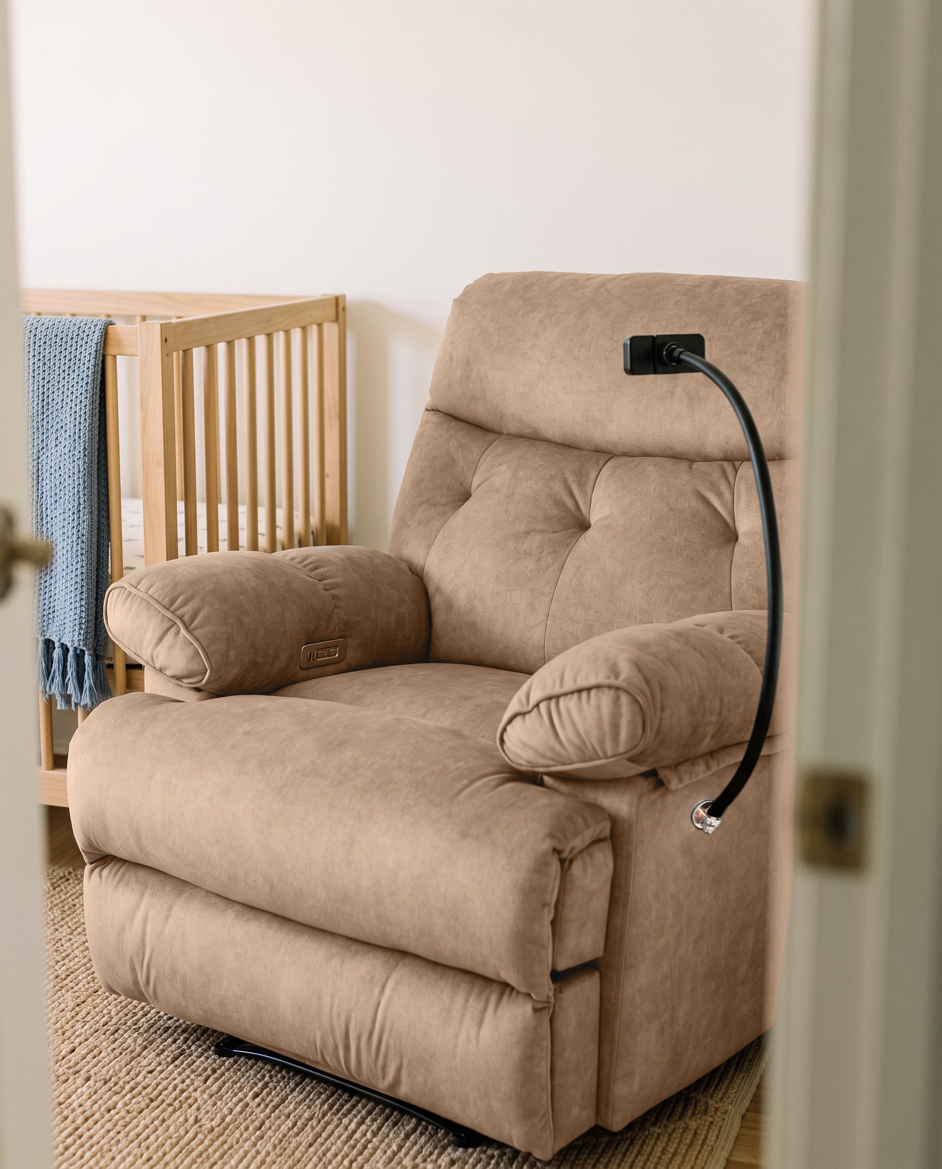 REGENT Oversized Manual Recliner